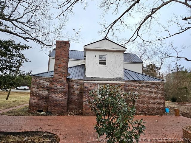 1737 W Carthage Road, Lumberton, NC 28360