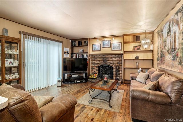 513 Starlight Drive, Shirley, NY 11967