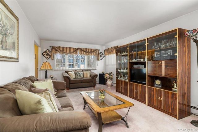 513 Starlight Drive, Shirley, NY 11967