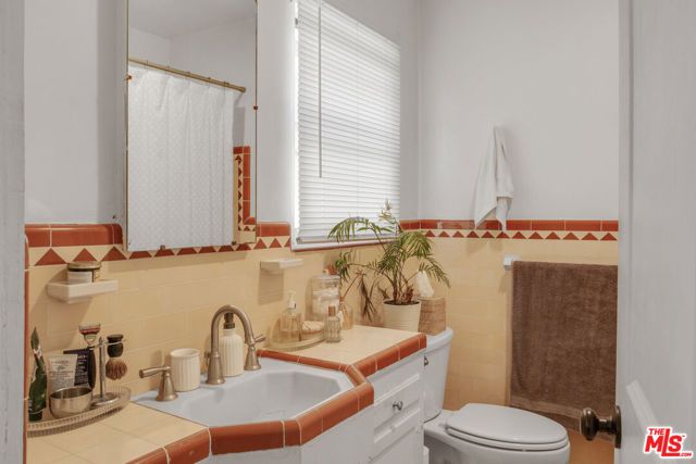 209 Mira Mar Avenue, Long Beach, CA 90803