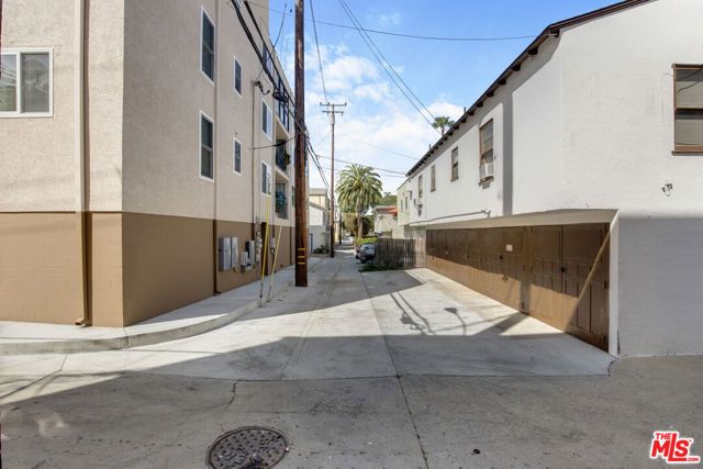 209 Mira Mar Avenue, Long Beach, CA 90803