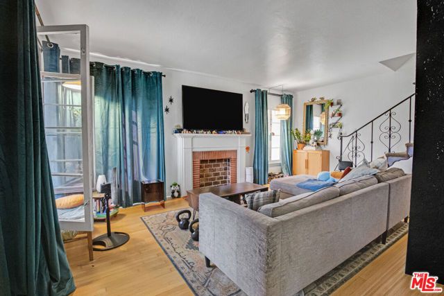 209 Mira Mar Avenue, Long Beach, CA 90803