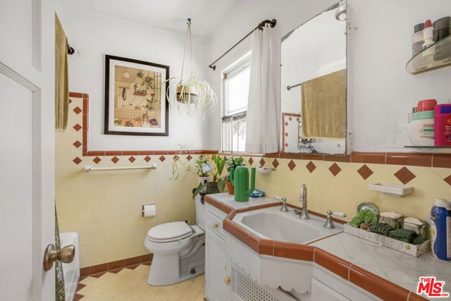 209 Mira Mar Avenue, Long Beach, CA 90803