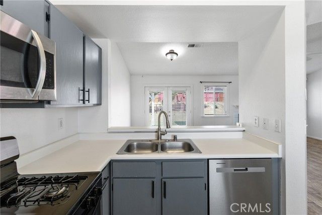 1049 Barrington, Rosamond, CA 93560