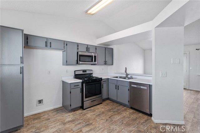 1049 Barrington, Rosamond, CA 93560