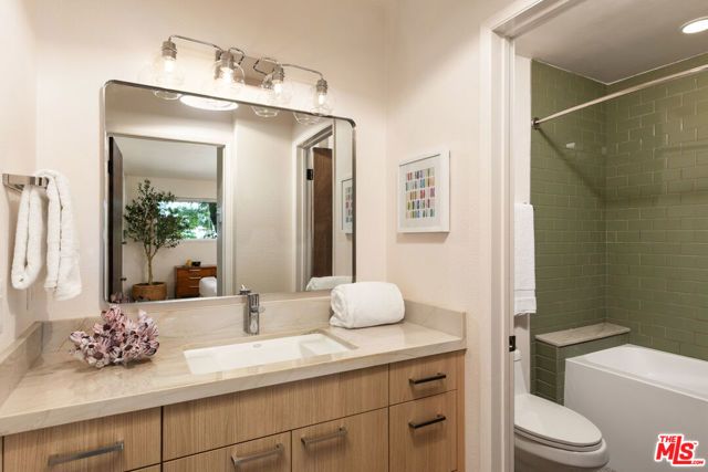 525 N Sycamore Avenue 409, Los Angeles, CA 90036