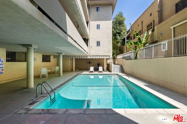 525 N Sycamore Avenue 409, Los Angeles, CA 90036