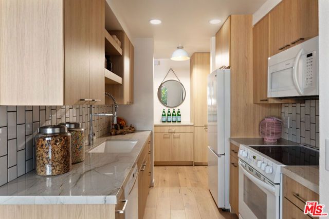 525 N Sycamore Avenue 409, Los Angeles, CA 90036