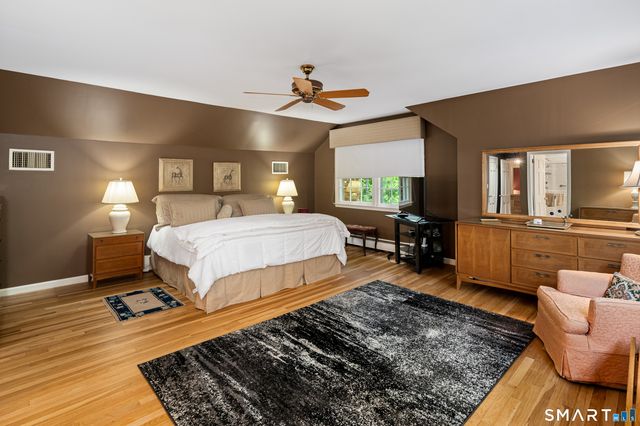 20 Round Hill Drive, Stamford, CT 06903