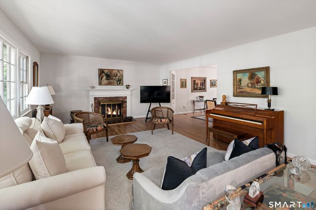 20 Round Hill Drive, Stamford, CT 06903