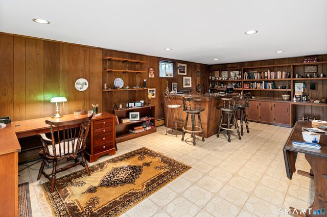20 Round Hill Drive, Stamford, CT 06903
