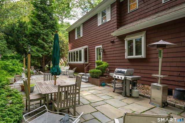 20 Round Hill Drive, Stamford, CT 06903