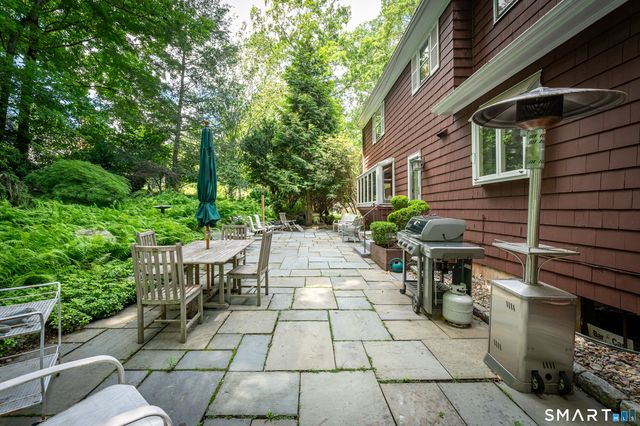 20 Round Hill Drive, Stamford, CT 06903