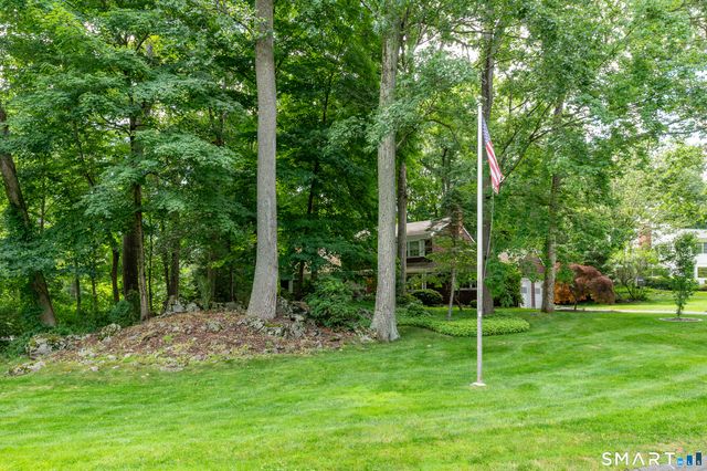 20 Round Hill Drive, Stamford, CT 06903