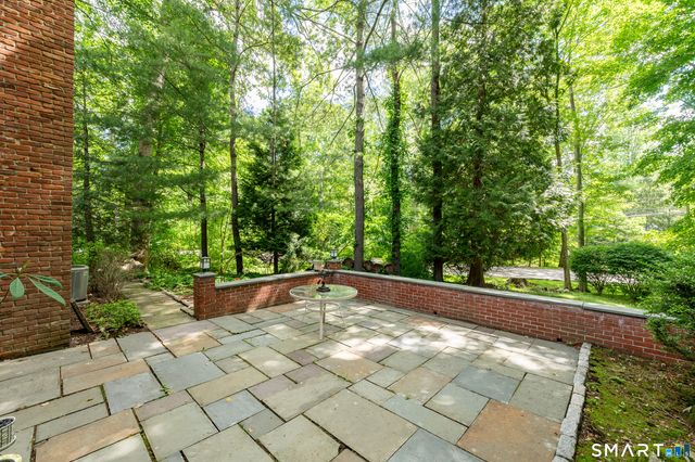 20 Round Hill Drive, Stamford, CT 06903