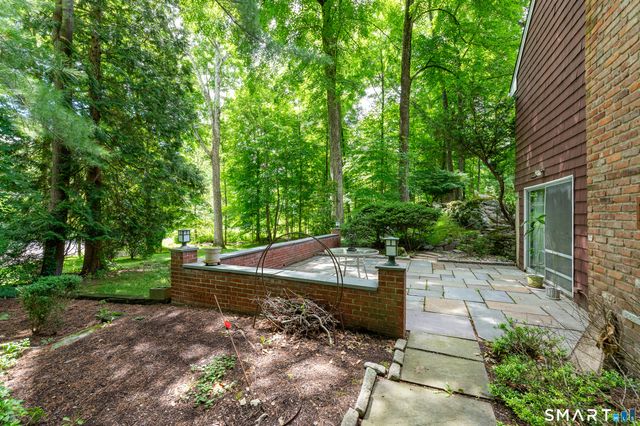 20 Round Hill Drive, Stamford, CT 06903
