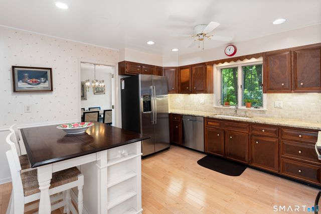 20 Round Hill Drive, Stamford, CT 06903