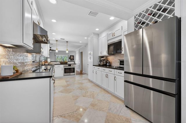 3305 N PERRY AVENUE, Tampa, FL 33603