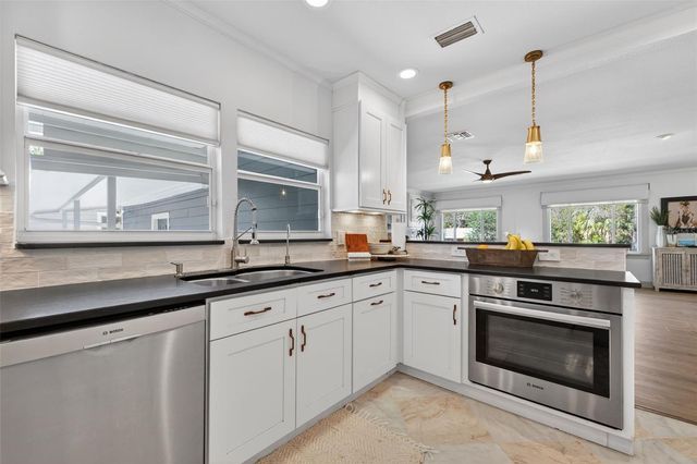 3305 N PERRY AVENUE, Tampa, FL 33603