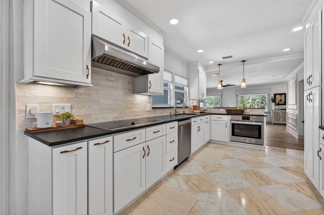 3305 N PERRY AVENUE, Tampa, FL 33603