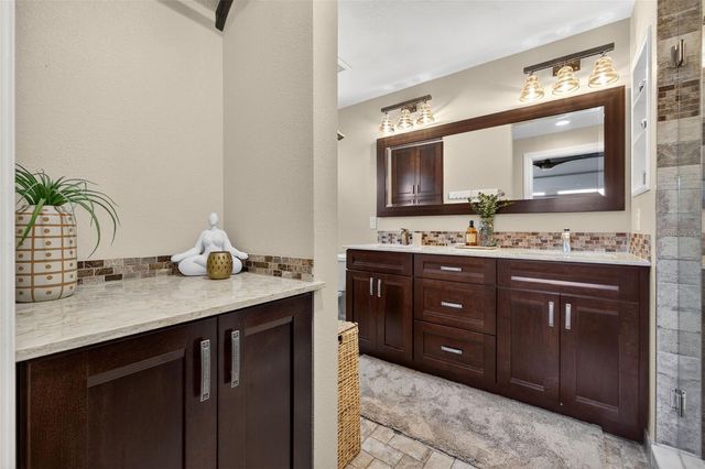 3305 N PERRY AVENUE, Tampa, FL 33603