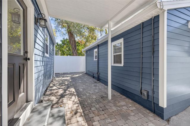 3305 N PERRY AVENUE, Tampa, FL 33603