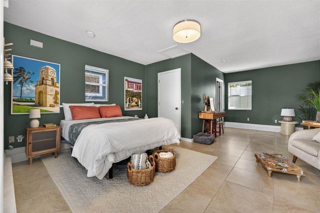 3305 N PERRY AVENUE, Tampa, FL 33603