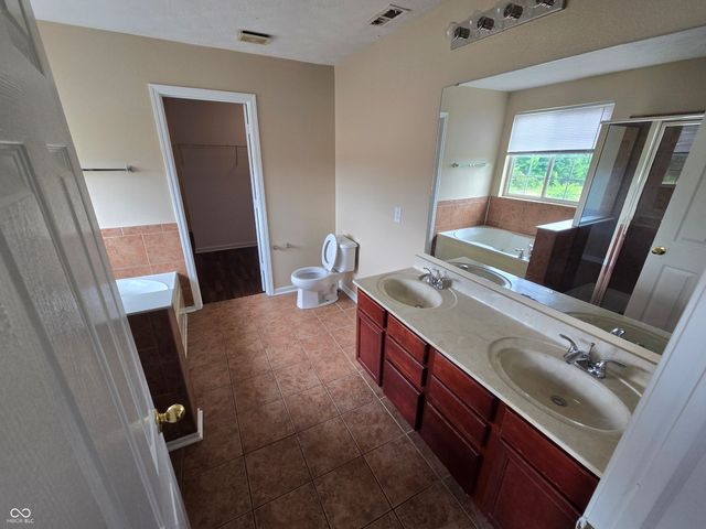 8005 Harshaw Drive, Indianapolis, IN 46239