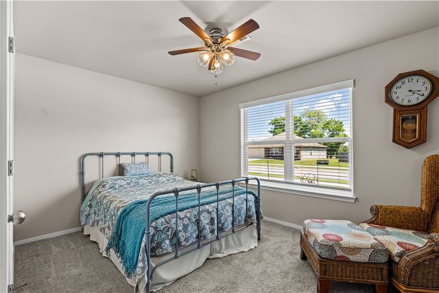2813 Bauer Street, Pea Ridge, AR 72751