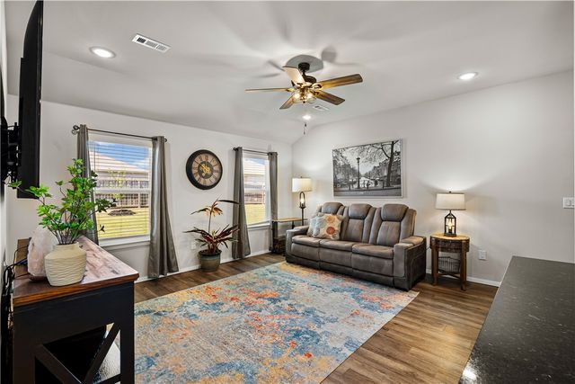2813 Bauer Street, Pea Ridge, AR 72751