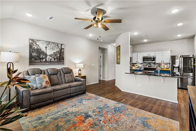 2813 Bauer Street, Pea Ridge, AR 72751
