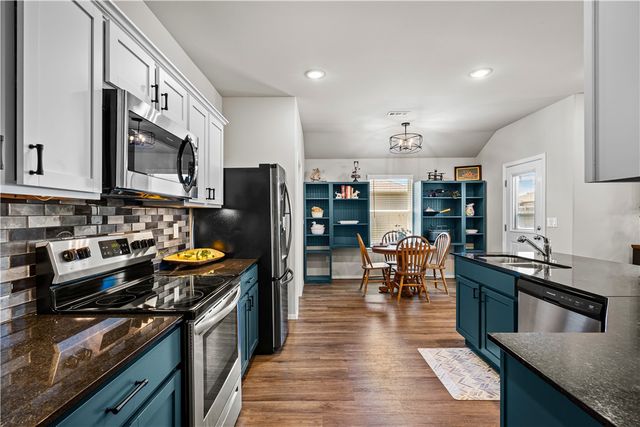 2813 Bauer Street, Pea Ridge, AR 72751