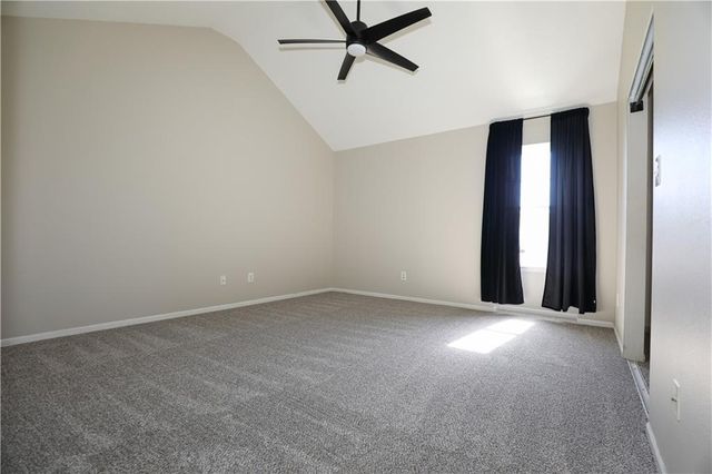 5635 NW Sunrise Meadow Circle, Lee's Summit, MO 64064