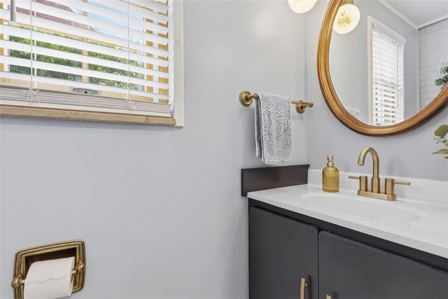 5336 Spring Valley Dr, Whitehall, PA 15236