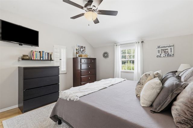 5336 Spring Valley Dr, Whitehall, PA 15236