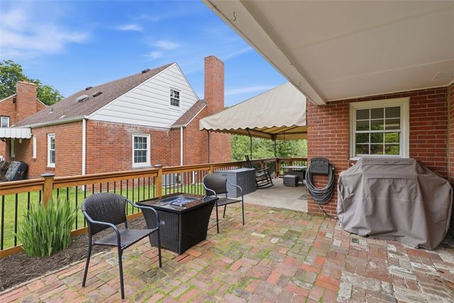 5336 Spring Valley Dr, Whitehall, PA 15236