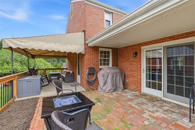5336 Spring Valley Dr, Whitehall, PA 15236