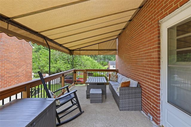 5336 Spring Valley Dr, Whitehall, PA 15236