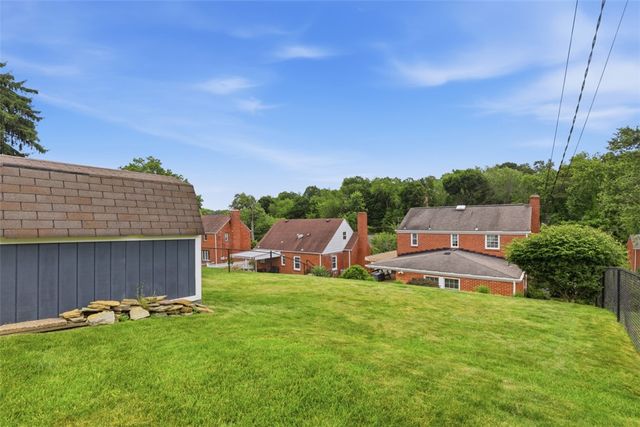 5336 Spring Valley Dr, Whitehall, PA 15236
