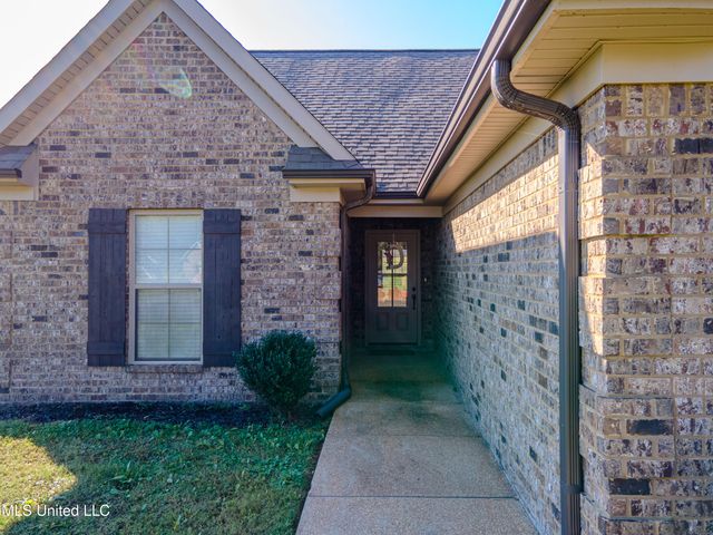 310 Rocky Creek Drive, Senatobia, MS 38668