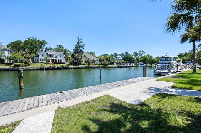 34 Sparwheel Ln, Hilton Head Island, SC 29926