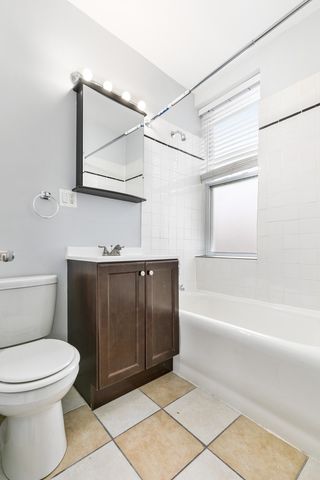 5860 N Kenmore Avenue 514, Chicago, IL 60660