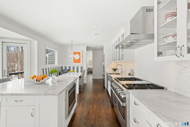 29 Hunting Ridge Road, Greenwich, CT 06831