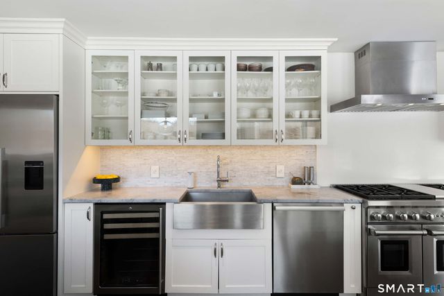 29 Hunting Ridge Road, Greenwich, CT 06831