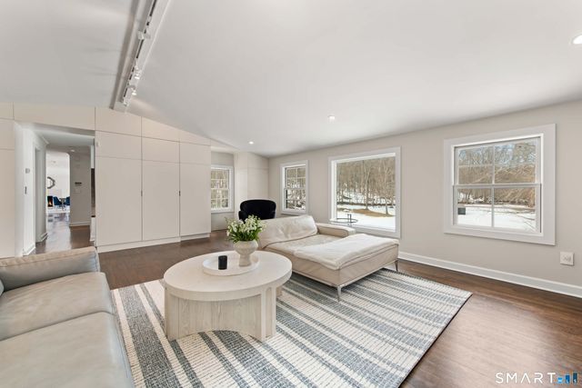 29 Hunting Ridge Road, Greenwich, CT 06831