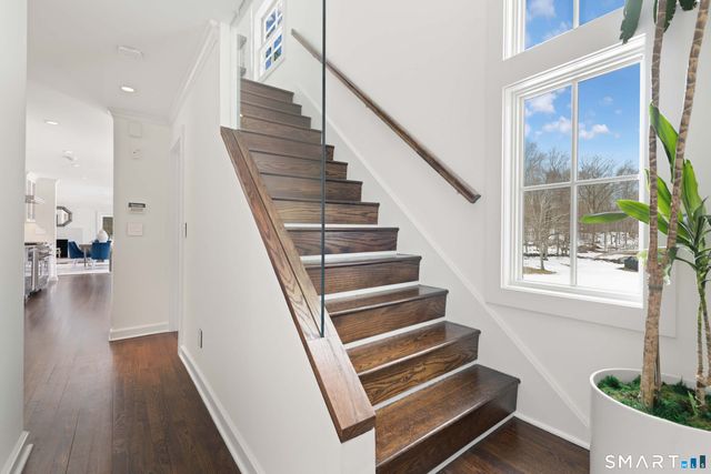 29 Hunting Ridge Road, Greenwich, CT 06831