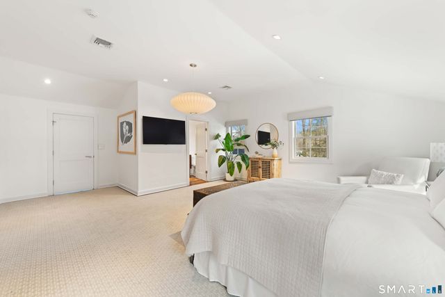 29 Hunting Ridge Road, Greenwich, CT 06831