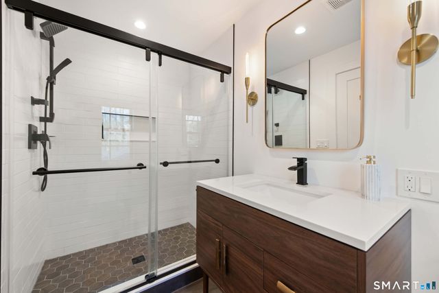 29 Hunting Ridge Road, Greenwich, CT 06831