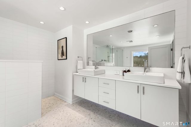 29 Hunting Ridge Road, Greenwich, CT 06831