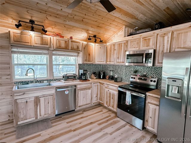 121780 S 4109 Road, Eufaula, OK 74432